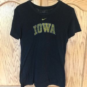 🔥Nike University of Iowa Ladies Tee Top-Medium